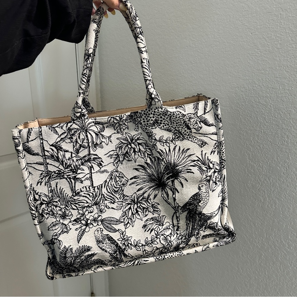 H&M Jacquard Tote in Jungle Print Bloggers Favorite - Picture 4 of 10
